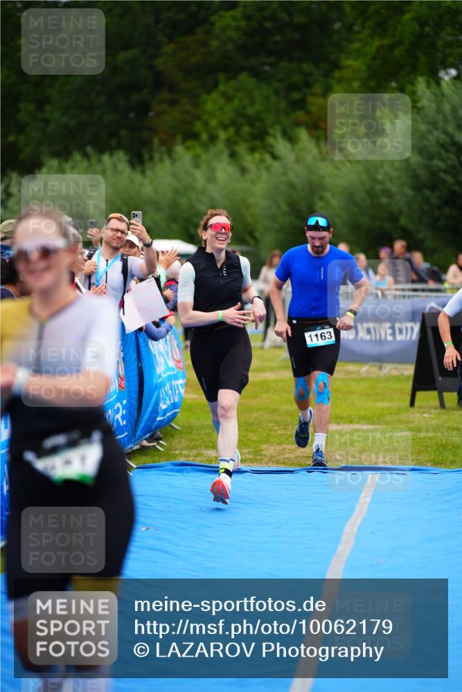 30.08.2026 - Elbe Triathlon Hamburg LAZAROV Photography http://msf.ph/oto/10062179 30.08.2026 11:48:01 Ziel 914, 927, 1163, 1421 meine-sportfotos.de
