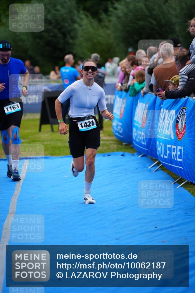 30.08.2026 - Elbe Triathlon Hamburg LAZAROV Photography http://msf.ph/oto/10062187 30.08.2026 11:48:02 Ziel 914, 927, 1163, 1421 meine-sportfotos.de