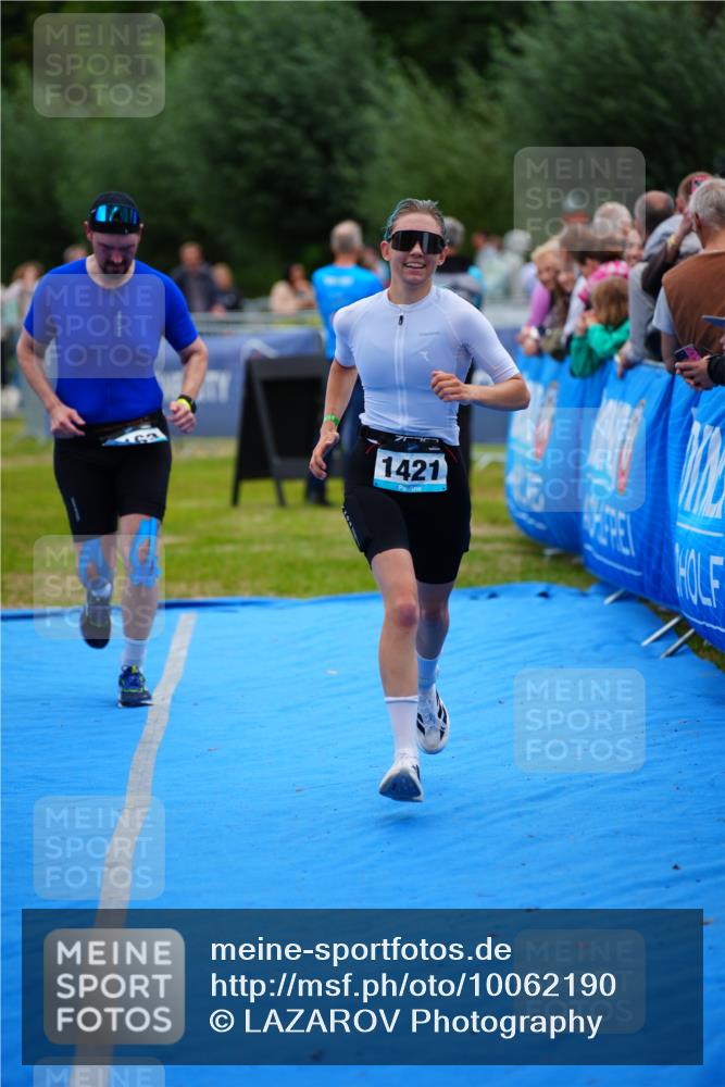 30.08.2026 - Elbe Triathlon Hamburg LAZAROV Photography http://msf.ph/oto/10062190 30.08.2026 11:48:03 Ziel 821, 914, 927, 1163, 1421 meine-sportfotos.de