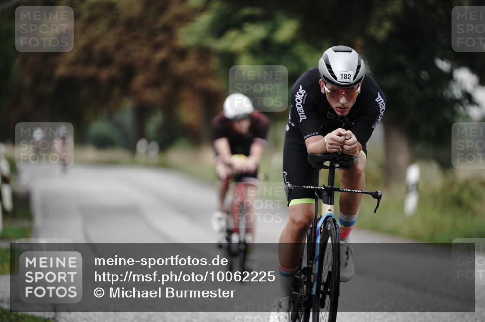30.08.2026 - Elbe Triathlon Hamburg Michael Burmester http://msf.ph/oto/10062225 30.08.2026 08:57:09 Radfahren 182, 227 meine-sportfotos.de