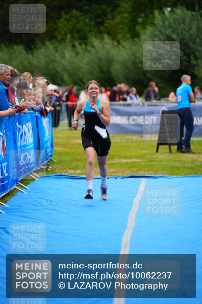 30.08.2026 - Elbe Triathlon Hamburg LAZAROV Photography http://msf.ph/oto/10062237 30.08.2026 11:48:11 Ziel 821 meine-sportfotos.de