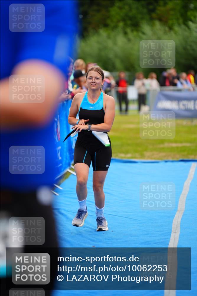 30.08.2026 - Elbe Triathlon Hamburg LAZAROV Photography http://msf.ph/oto/10062253 30.08.2026 11:48:12 Ziel 821 meine-sportfotos.de