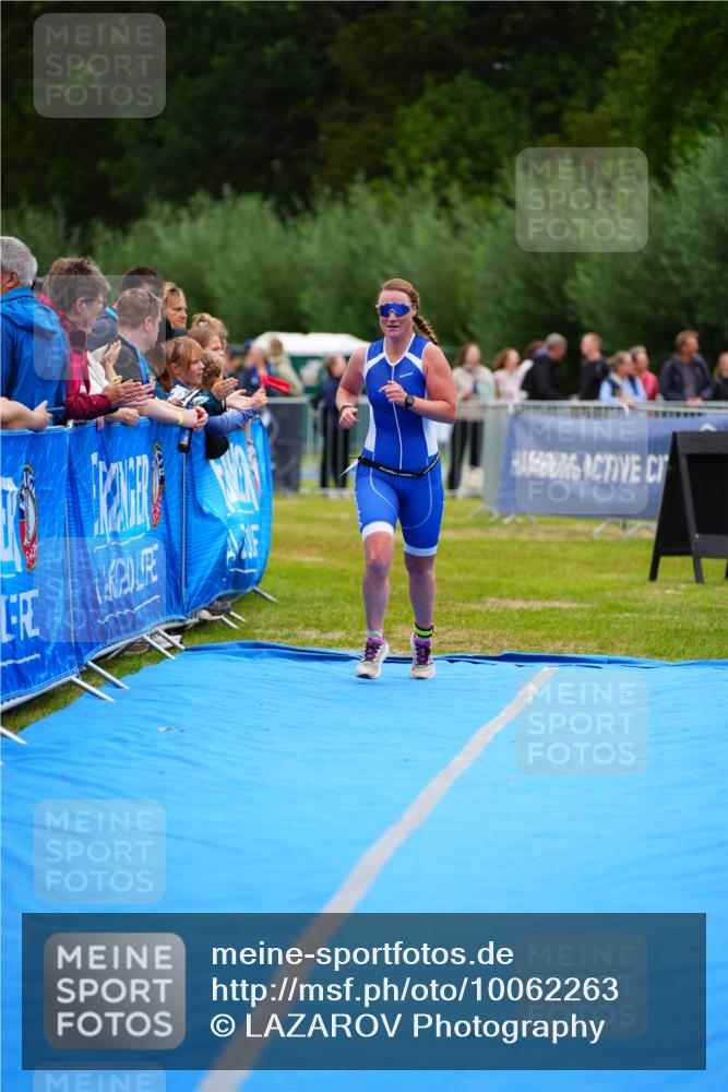 30.08.2026 - Elbe Triathlon Hamburg LAZAROV Photography http://msf.ph/oto/10062263 30.08.2026 11:48:28 Ziel 965 meine-sportfotos.de