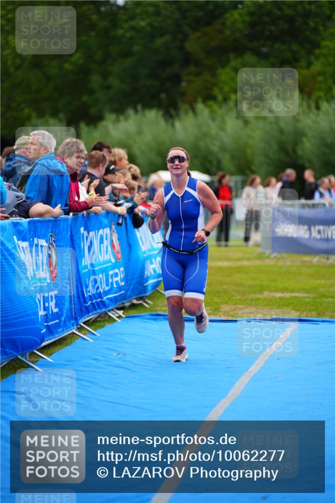 30.08.2026 - Elbe Triathlon Hamburg LAZAROV Photography http://msf.ph/oto/10062277 30.08.2026 11:48:29 Ziel 965 meine-sportfotos.de