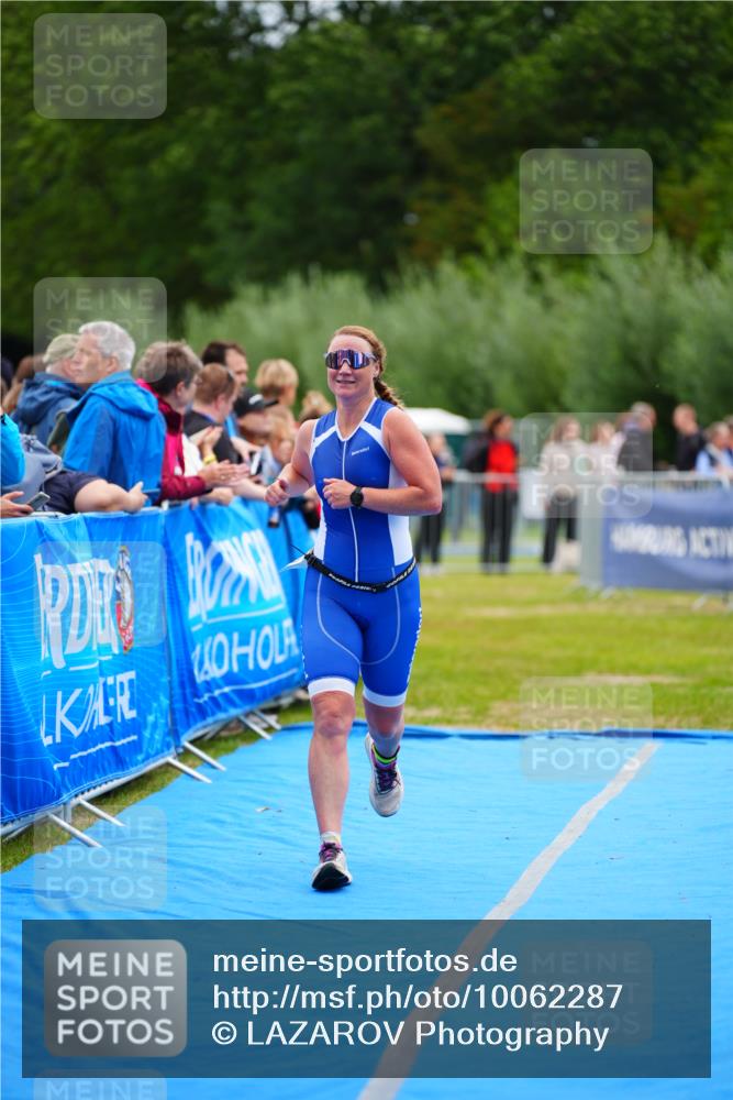 30.08.2026 - Elbe Triathlon Hamburg LAZAROV Photography http://msf.ph/oto/10062287 30.08.2026 11:48:30 Ziel 965 meine-sportfotos.de