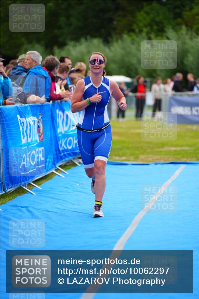 30.08.2026 - Elbe Triathlon Hamburg LAZAROV Photography http://msf.ph/oto/10062297 30.08.2026 11:48:30 Ziel 965 meine-sportfotos.de