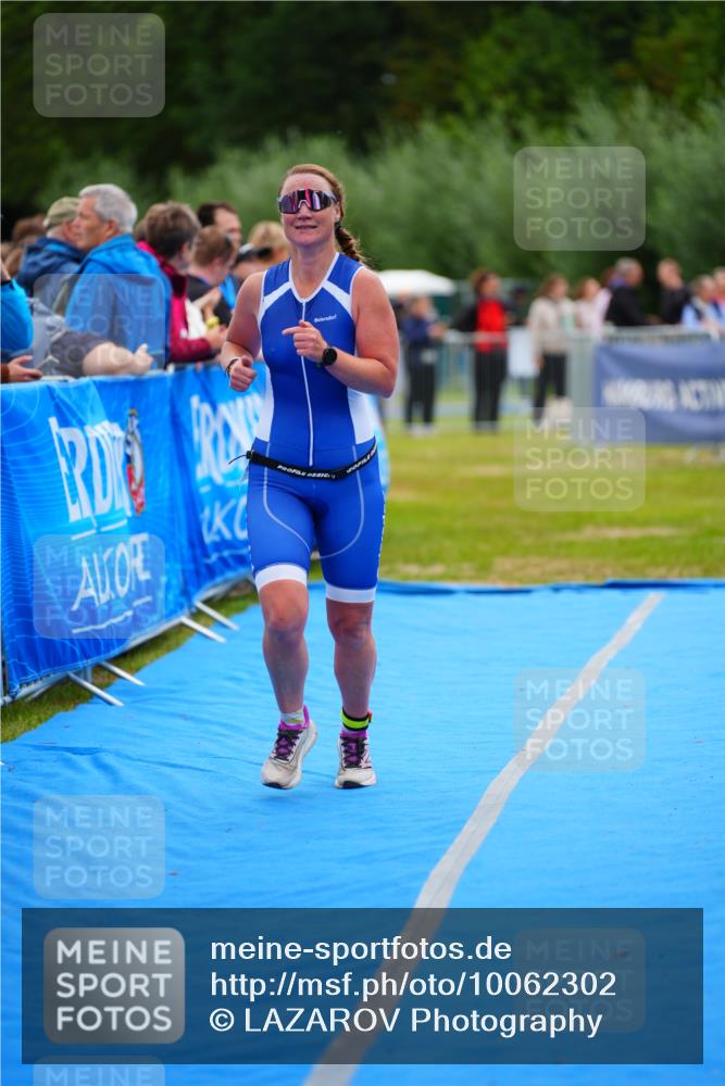 30.08.2026 - Elbe Triathlon Hamburg LAZAROV Photography http://msf.ph/oto/10062302 30.08.2026 11:48:30 Ziel 965 meine-sportfotos.de