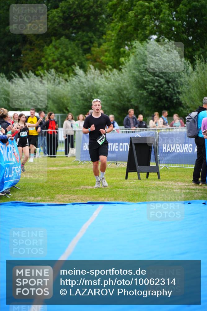 30.08.2026 - Elbe Triathlon Hamburg LAZAROV Photography http://msf.ph/oto/10062314 30.08.2026 11:48:40 Ziel 793 meine-sportfotos.de