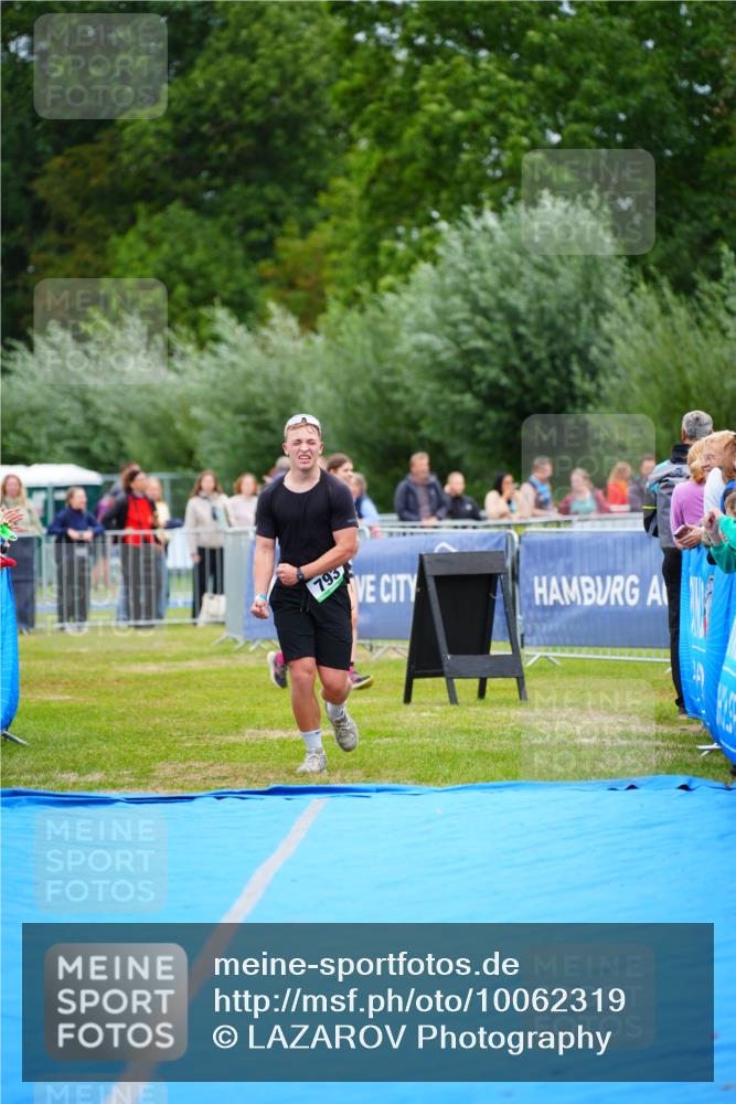 30.08.2026 - Elbe Triathlon Hamburg LAZAROV Photography http://msf.ph/oto/10062319 30.08.2026 11:48:42 Ziel 793, 1087 meine-sportfotos.de