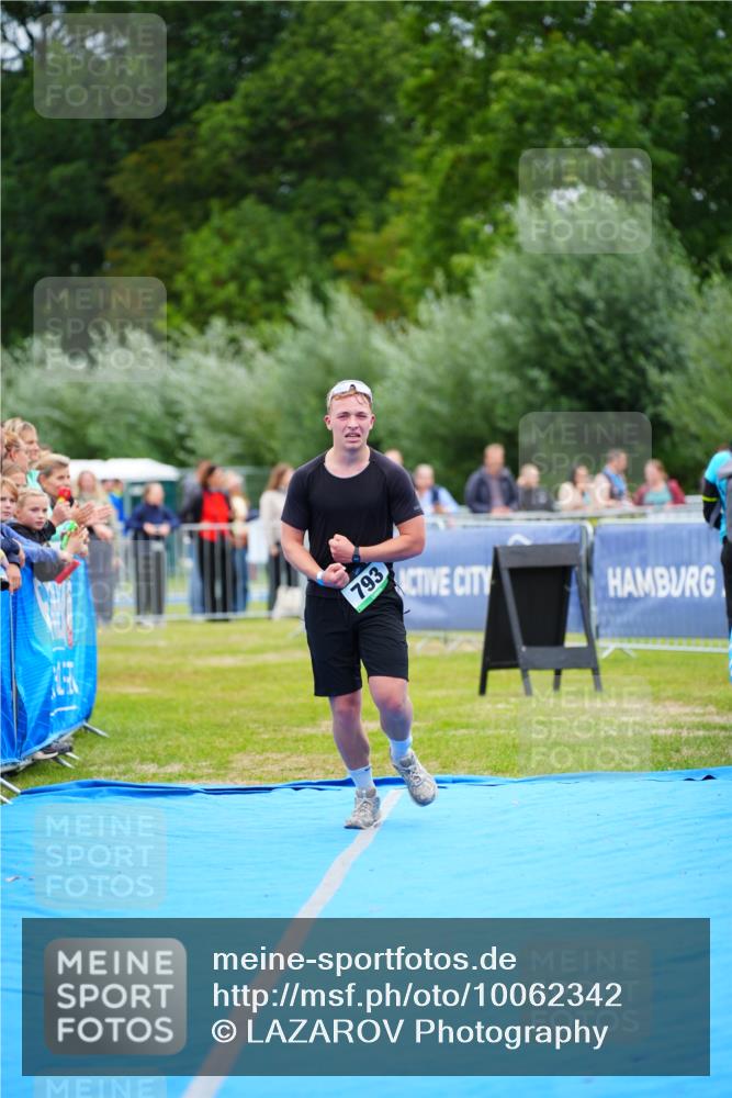 30.08.2026 - Elbe Triathlon Hamburg LAZAROV Photography http://msf.ph/oto/10062342 30.08.2026 11:48:43 Ziel 793, 1087 meine-sportfotos.de