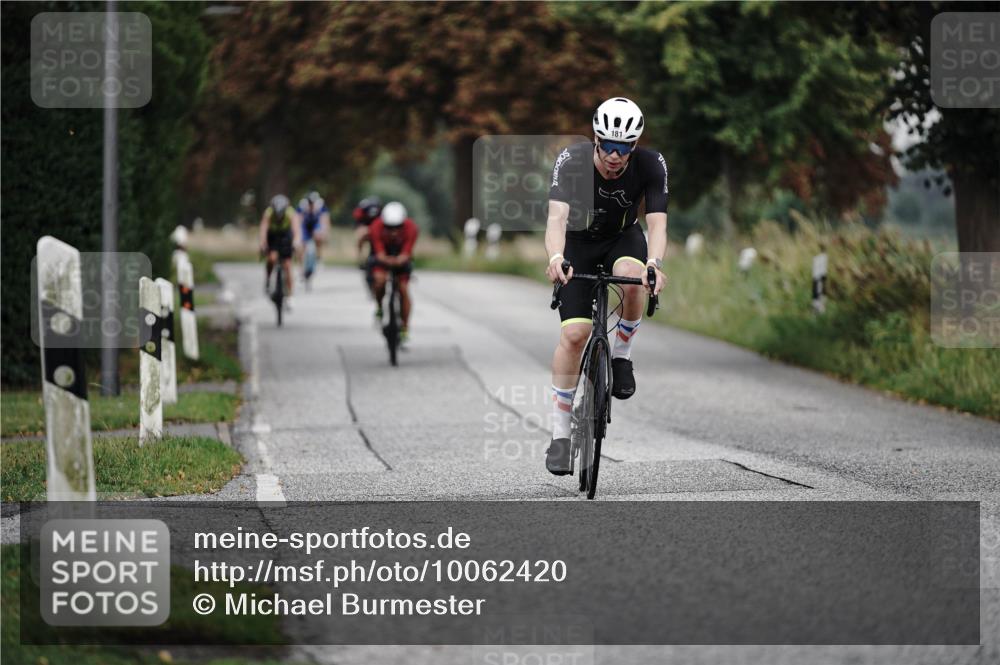 30.08.2026 - Elbe Triathlon Hamburg Michael Burmester http://msf.ph/oto/10062420 30.08.2026 08:58:32 Radfahren 181, 210, 242, 288, 314, 360 meine-sportfotos.de