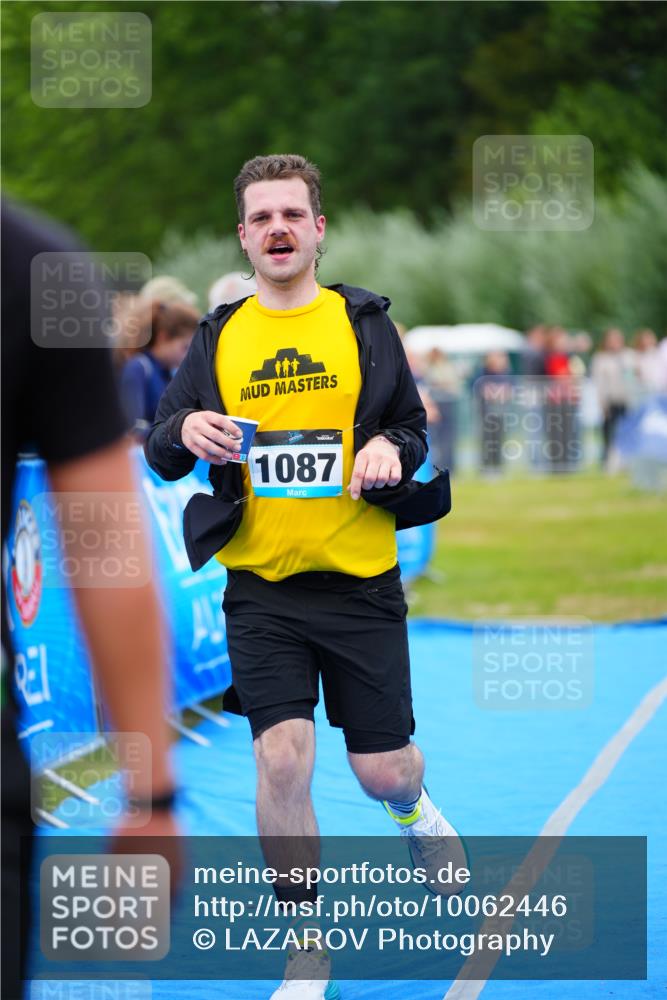 30.08.2026 - Elbe Triathlon Hamburg LAZAROV Photography http://msf.ph/oto/10062446 30.08.2026 11:48:51 Ziel 1087 meine-sportfotos.de