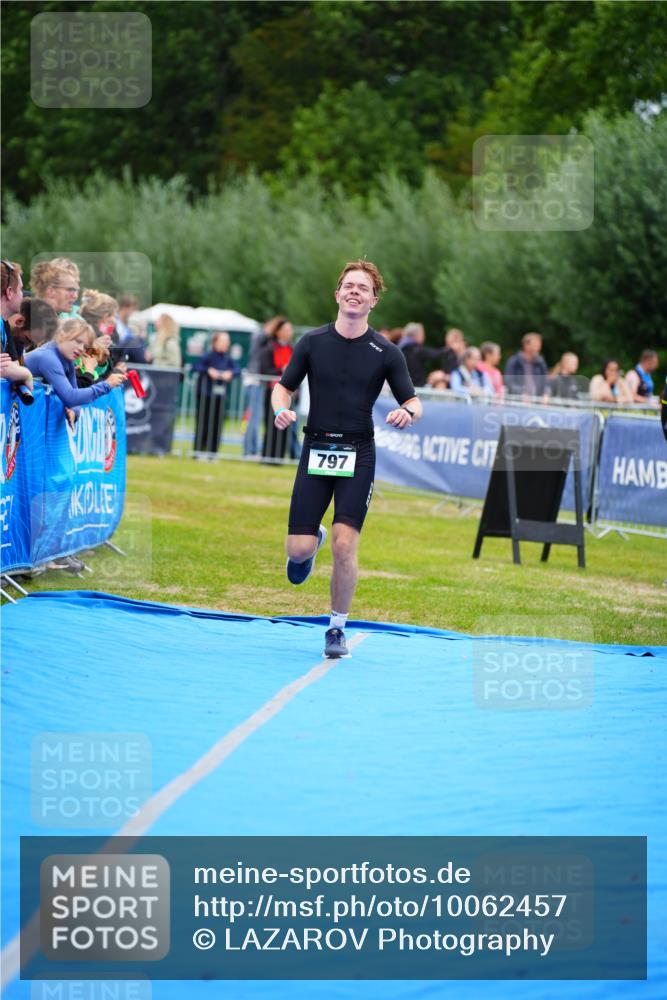 30.08.2026 - Elbe Triathlon Hamburg LAZAROV Photography http://msf.ph/oto/10062457 30.08.2026 11:48:58 Ziel 797 meine-sportfotos.de