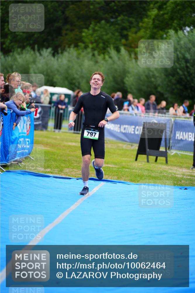 30.08.2026 - Elbe Triathlon Hamburg LAZAROV Photography http://msf.ph/oto/10062464 30.08.2026 11:48:58 Ziel 797 meine-sportfotos.de