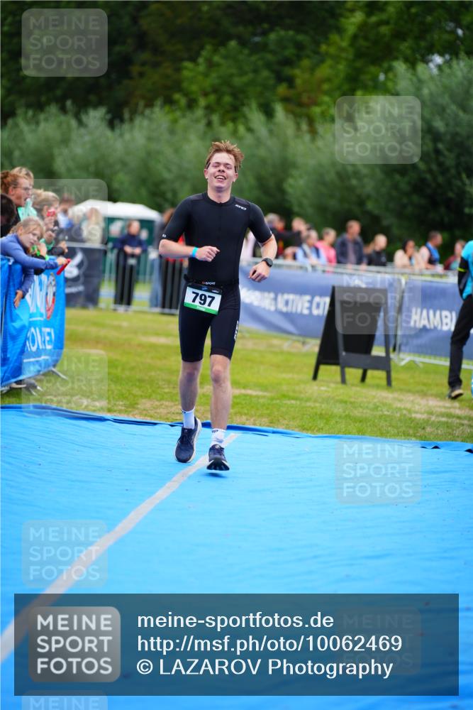 30.08.2026 - Elbe Triathlon Hamburg LAZAROV Photography http://msf.ph/oto/10062469 30.08.2026 11:48:58 Ziel 797 meine-sportfotos.de