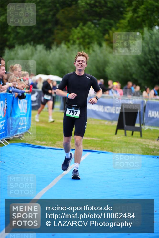 30.08.2026 - Elbe Triathlon Hamburg LAZAROV Photography http://msf.ph/oto/10062484 30.08.2026 11:48:59 Ziel 797 meine-sportfotos.de