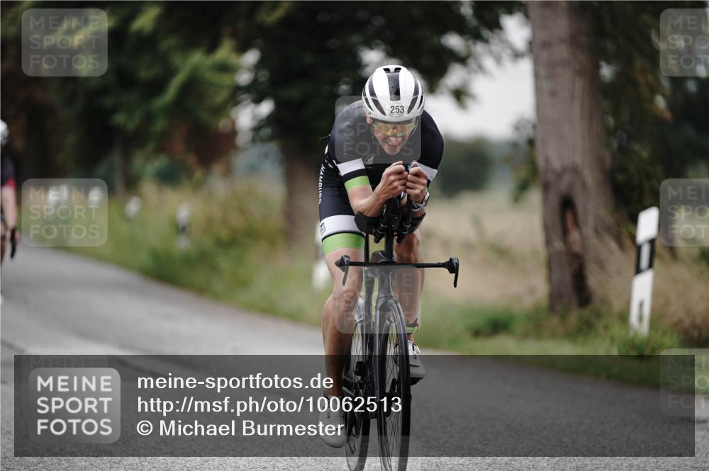 30.08.2026 - Elbe Triathlon Hamburg Michael Burmester http://msf.ph/oto/10062513 30.08.2026 09:00:15 Radfahren 253, 321, 375, 383 meine-sportfotos.de