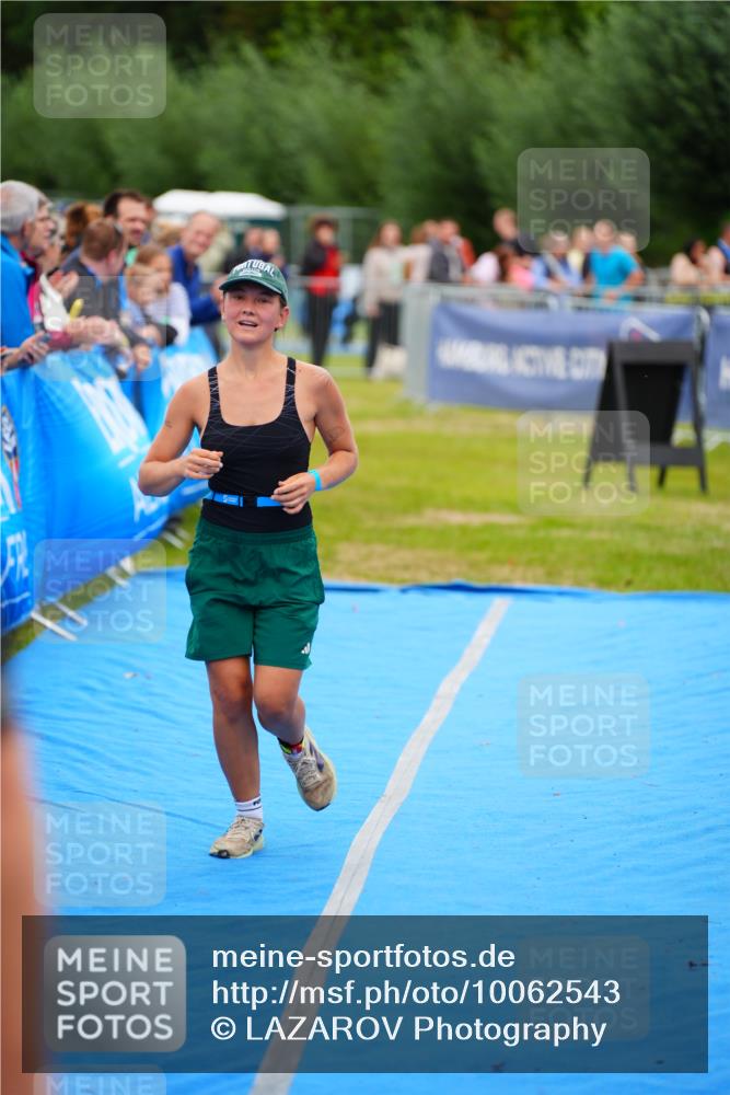 30.08.2026 - Elbe Triathlon Hamburg LAZAROV Photography http://msf.ph/oto/10062543 30.08.2026 11:49:18 Ziel 818 meine-sportfotos.de