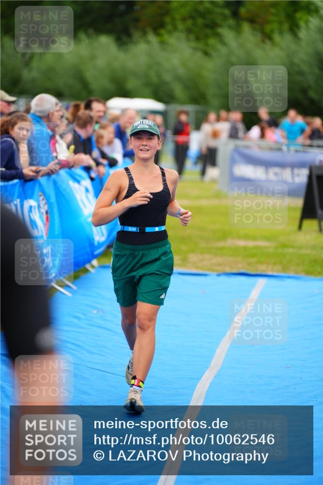 30.08.2026 - Elbe Triathlon Hamburg LAZAROV Photography http://msf.ph/oto/10062546 30.08.2026 11:49:18 Ziel 818 meine-sportfotos.de