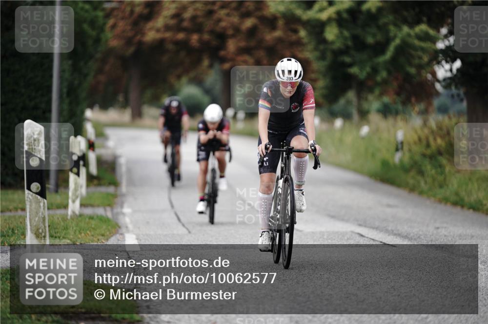 30.08.2026 - Elbe Triathlon Hamburg Michael Burmester http://msf.ph/oto/10062577 30.08.2026 09:00:49 Radfahren 297, 343, 384, 393 meine-sportfotos.de