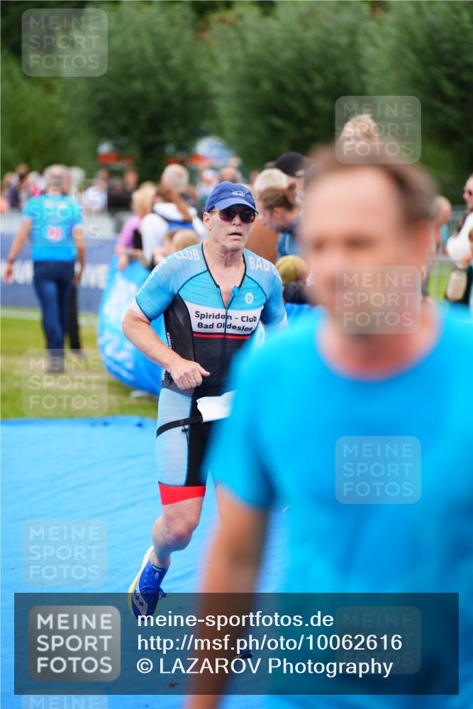 30.08.2026 - Elbe Triathlon Hamburg LAZAROV Photography http://msf.ph/oto/10062616 30.08.2026 11:49:37 Ziel 939, 1363, 1412 meine-sportfotos.de
