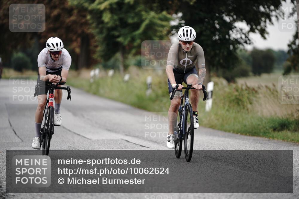 30.08.2026 - Elbe Triathlon Hamburg Michael Burmester http://msf.ph/oto/10062624 30.08.2026 09:01:08 Radfahren 215, 317 meine-sportfotos.de