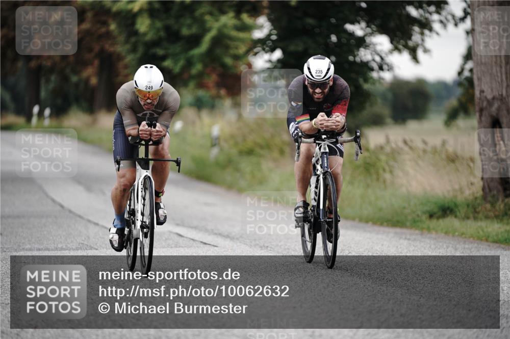 30.08.2026 - Elbe Triathlon Hamburg Michael Burmester http://msf.ph/oto/10062632 30.08.2026 09:01:17 Radfahren 235, 249, 305, 369 meine-sportfotos.de
