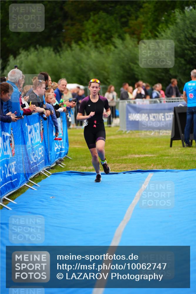 30.08.2026 - Elbe Triathlon Hamburg LAZAROV Photography http://msf.ph/oto/10062747 30.08.2026 11:50:12 Ziel 1415 meine-sportfotos.de