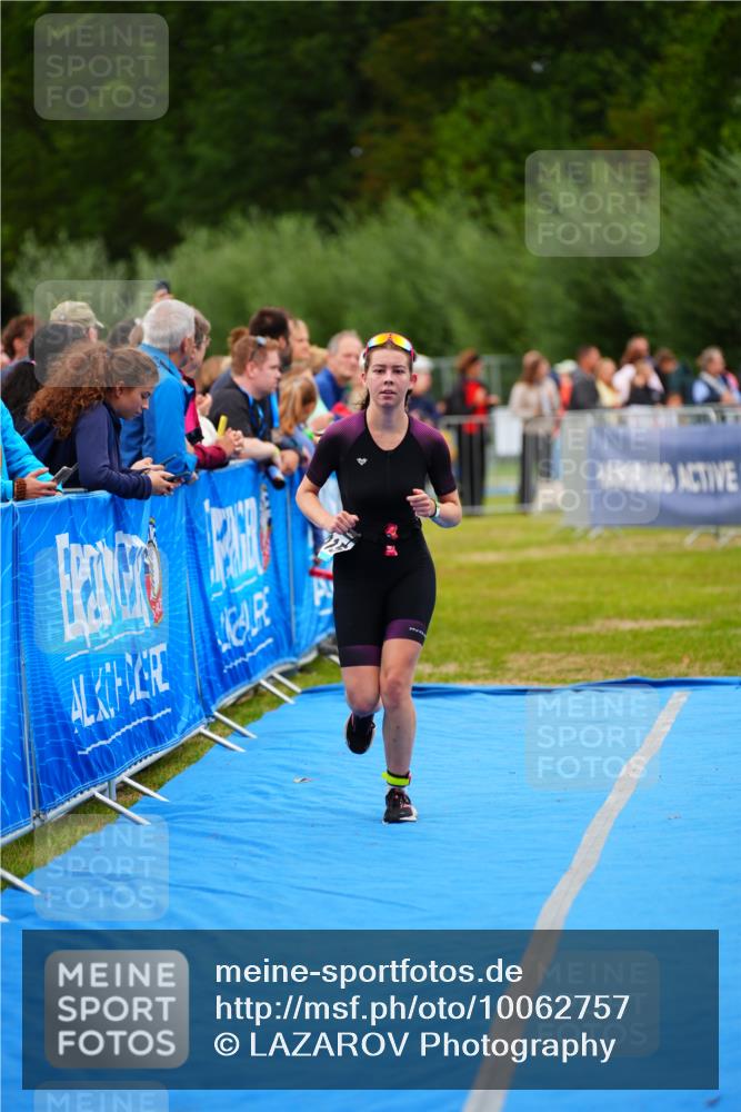30.08.2026 - Elbe Triathlon Hamburg LAZAROV Photography http://msf.ph/oto/10062757 30.08.2026 11:50:13 Ziel 1415 meine-sportfotos.de