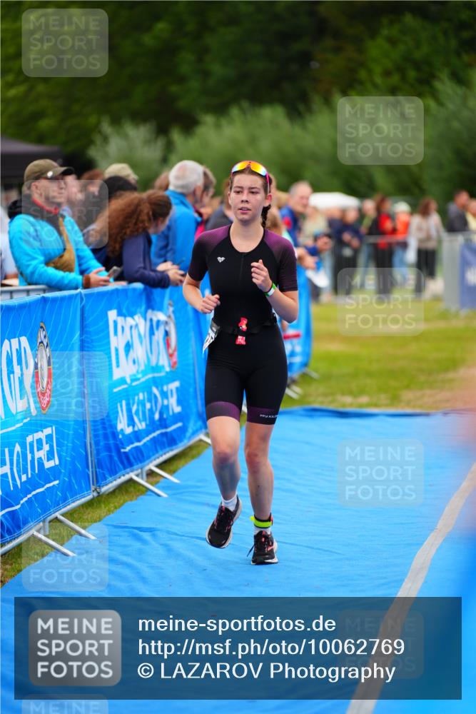 30.08.2026 - Elbe Triathlon Hamburg LAZAROV Photography http://msf.ph/oto/10062769 30.08.2026 11:50:14 Ziel 1415 meine-sportfotos.de
