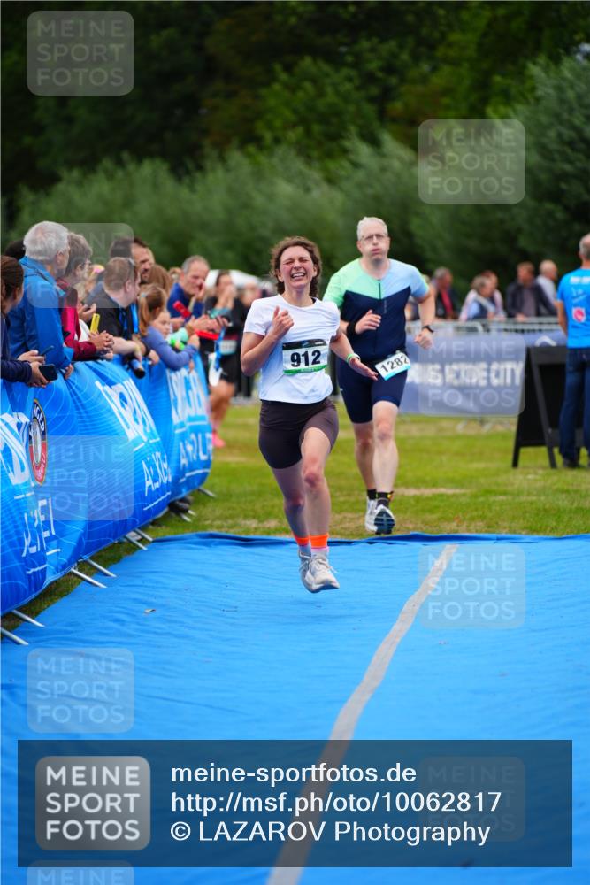30.08.2026 - Elbe Triathlon Hamburg LAZAROV Photography http://msf.ph/oto/10062817 30.08.2026 11:50:27 Ziel 855, 912, 958, 1282 meine-sportfotos.de