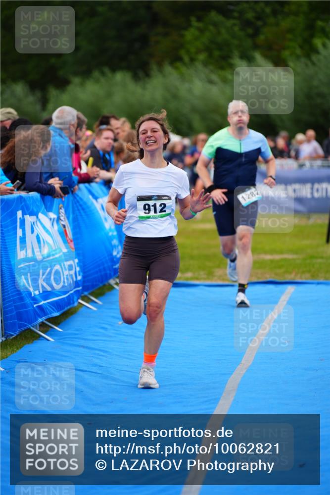 30.08.2026 - Elbe Triathlon Hamburg LAZAROV Photography http://msf.ph/oto/10062821 30.08.2026 11:50:28 Ziel 855, 912, 958, 1282 meine-sportfotos.de