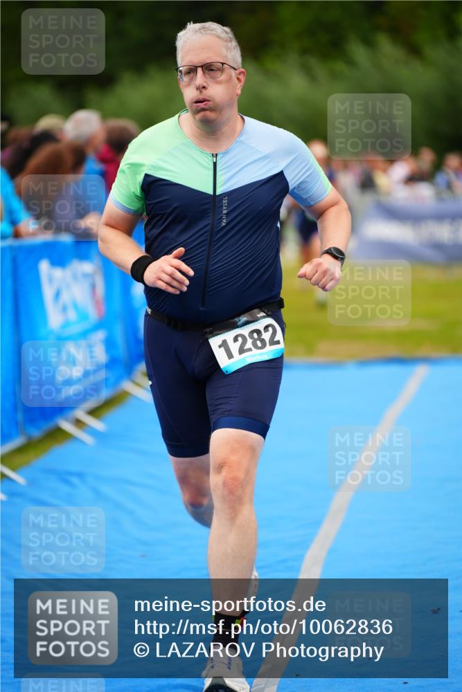 30.08.2026 - Elbe Triathlon Hamburg LAZAROV Photography http://msf.ph/oto/10062836 30.08.2026 11:50:31 Ziel 686, 912, 958, 1282 meine-sportfotos.de