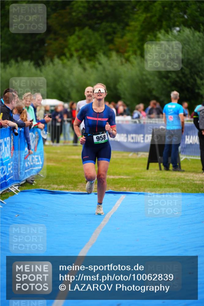 30.08.2026 - Elbe Triathlon Hamburg LAZAROV Photography http://msf.ph/oto/10062839 30.08.2026 11:50:34 Ziel 686, 958 meine-sportfotos.de
