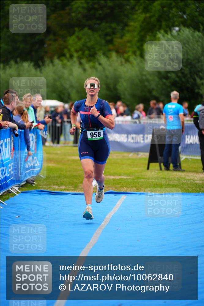 30.08.2026 - Elbe Triathlon Hamburg LAZAROV Photography http://msf.ph/oto/10062840 30.08.2026 11:50:35 Ziel 686, 958 meine-sportfotos.de