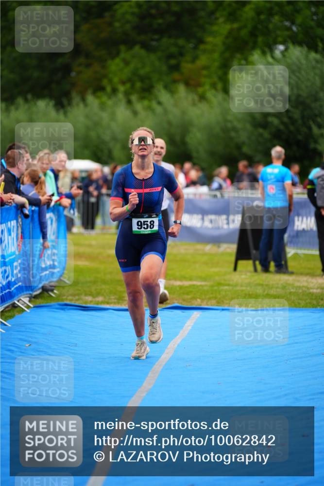 30.08.2026 - Elbe Triathlon Hamburg LAZAROV Photography http://msf.ph/oto/10062842 30.08.2026 11:50:35 Ziel 686, 958 meine-sportfotos.de