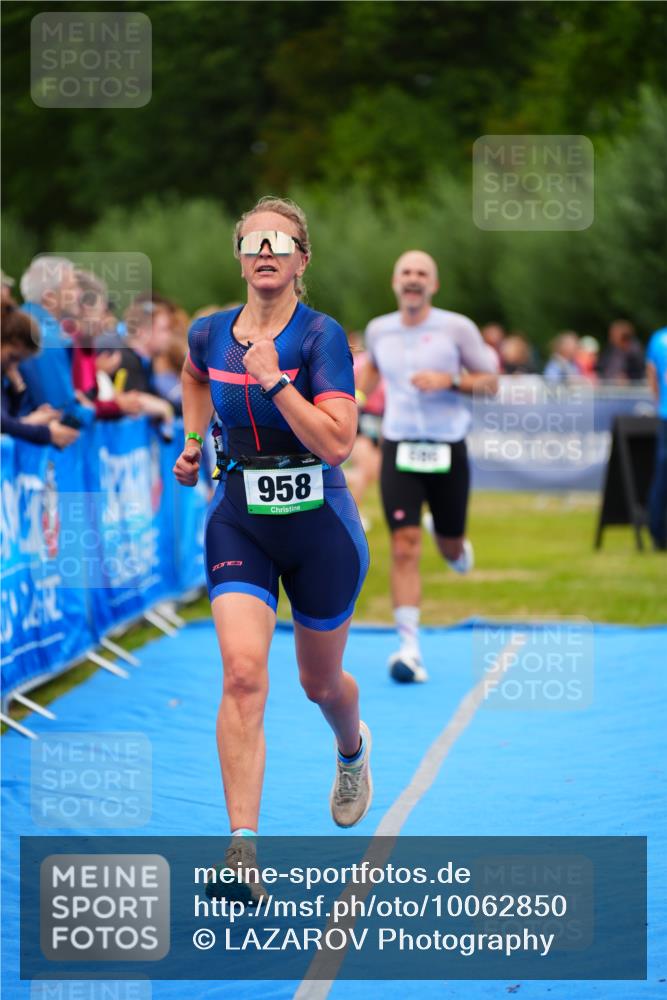 30.08.2026 - Elbe Triathlon Hamburg LAZAROV Photography http://msf.ph/oto/10062850 30.08.2026 11:50:36 Ziel 686, 958 meine-sportfotos.de
