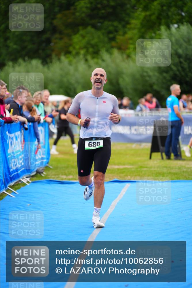 30.08.2026 - Elbe Triathlon Hamburg LAZAROV Photography http://msf.ph/oto/10062856 30.08.2026 11:50:37 Ziel 686, 958 meine-sportfotos.de