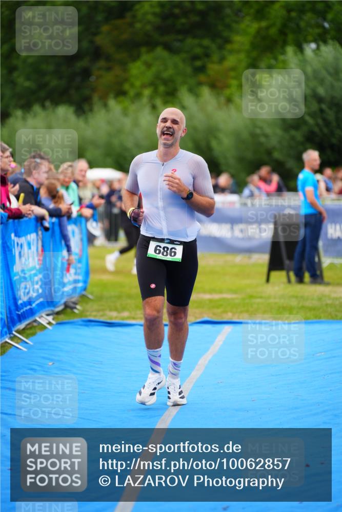 30.08.2026 - Elbe Triathlon Hamburg LAZAROV Photography http://msf.ph/oto/10062857 30.08.2026 11:50:38 Ziel 686, 958 meine-sportfotos.de
