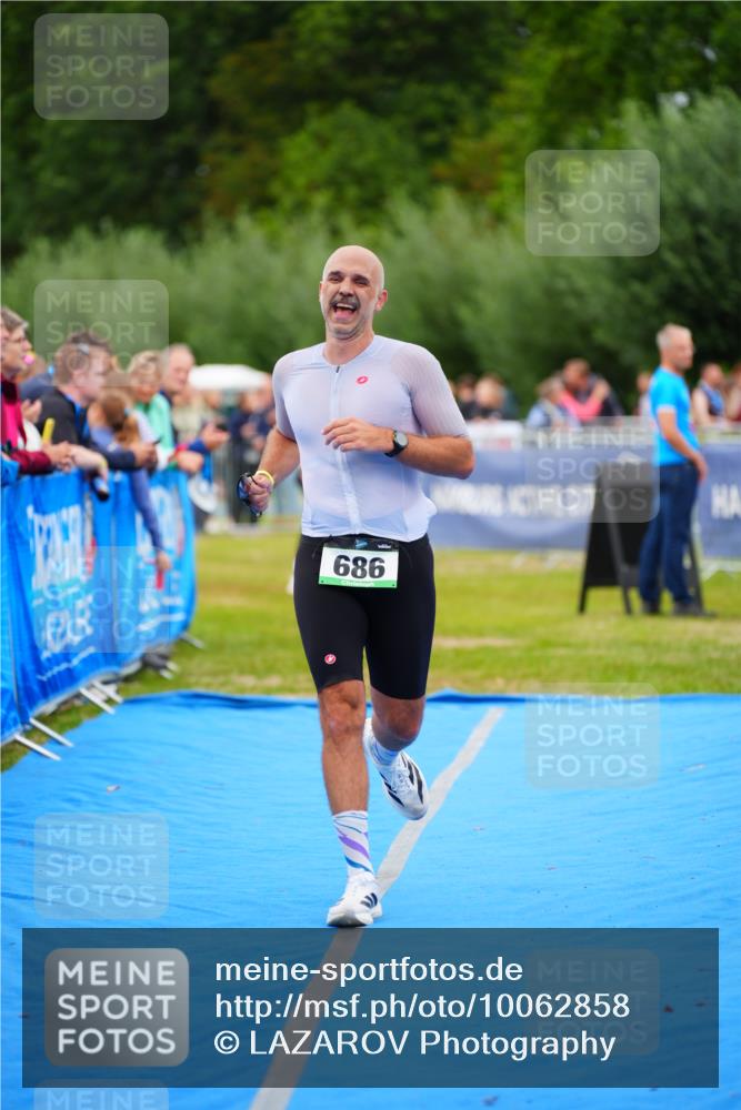 30.08.2026 - Elbe Triathlon Hamburg LAZAROV Photography http://msf.ph/oto/10062858 30.08.2026 11:50:38 Ziel 686, 958 meine-sportfotos.de