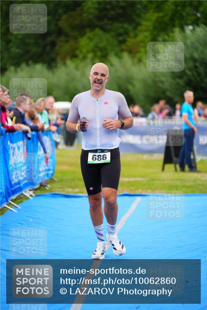 30.08.2026 - Elbe Triathlon Hamburg LAZAROV Photography http://msf.ph/oto/10062860 30.08.2026 11:50:38 Ziel 686, 958 meine-sportfotos.de