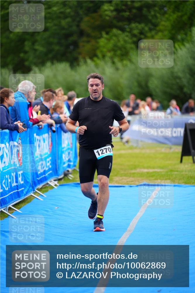 30.08.2026 - Elbe Triathlon Hamburg LAZAROV Photography http://msf.ph/oto/10062869 30.08.2026 11:50:51 Ziel 1270 meine-sportfotos.de