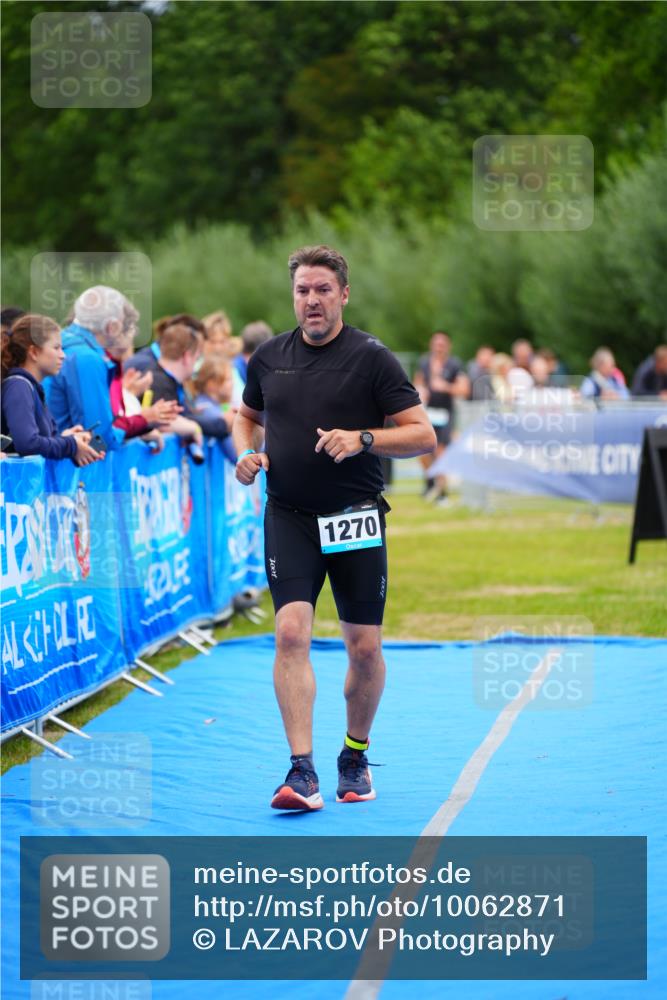 30.08.2026 - Elbe Triathlon Hamburg LAZAROV Photography http://msf.ph/oto/10062871 30.08.2026 11:50:51 Ziel 1270 meine-sportfotos.de