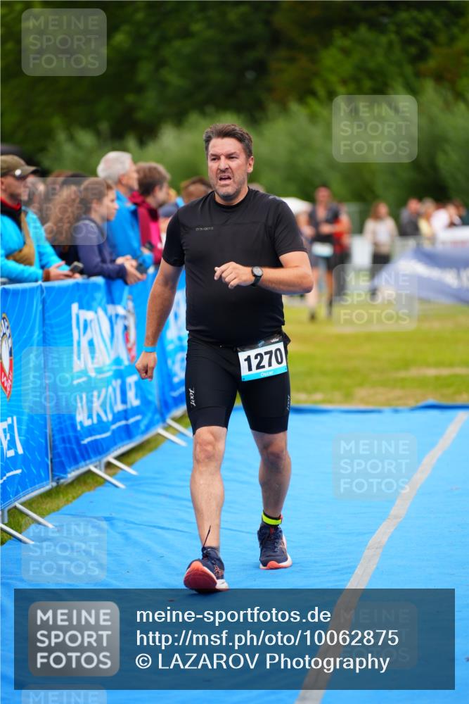 30.08.2026 - Elbe Triathlon Hamburg LAZAROV Photography http://msf.ph/oto/10062875 30.08.2026 11:50:52 Ziel 1270 meine-sportfotos.de