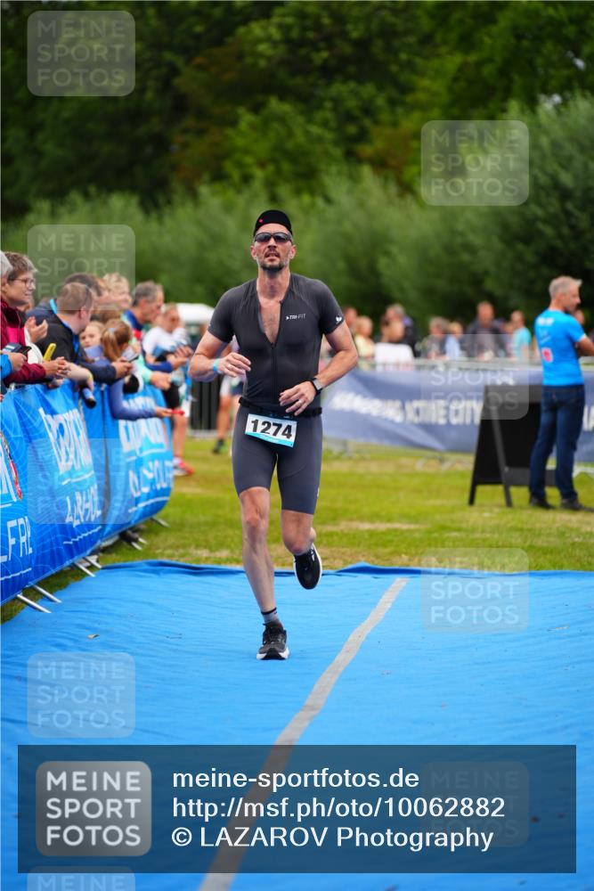 30.08.2026 - Elbe Triathlon Hamburg LAZAROV Photography http://msf.ph/oto/10062882 30.08.2026 11:51:01 Ziel 833, 1274, 1293 meine-sportfotos.de