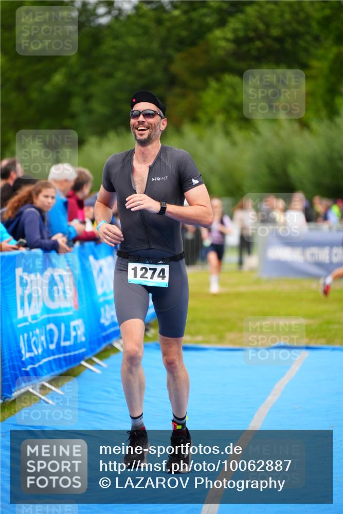 30.08.2026 - Elbe Triathlon Hamburg LAZAROV Photography http://msf.ph/oto/10062887 30.08.2026 11:51:02 Ziel 833, 1274, 1293 meine-sportfotos.de