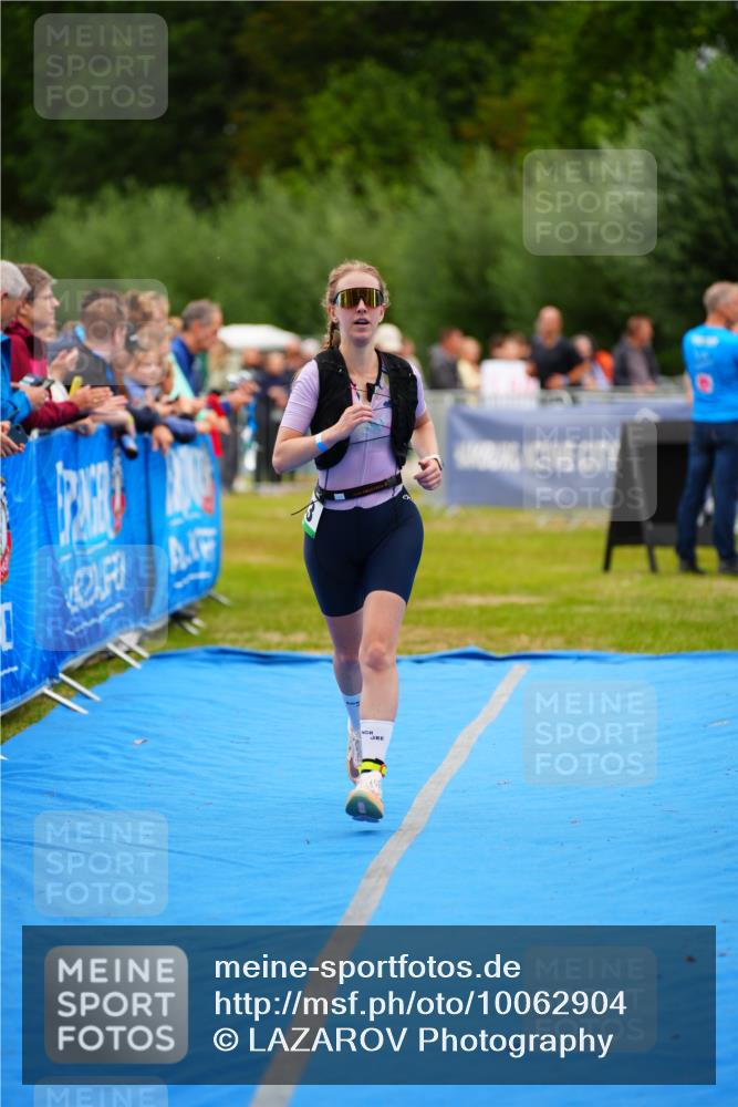 30.08.2026 - Elbe Triathlon Hamburg LAZAROV Photography http://msf.ph/oto/10062904 30.08.2026 11:51:08 Ziel 833, 1293 meine-sportfotos.de
