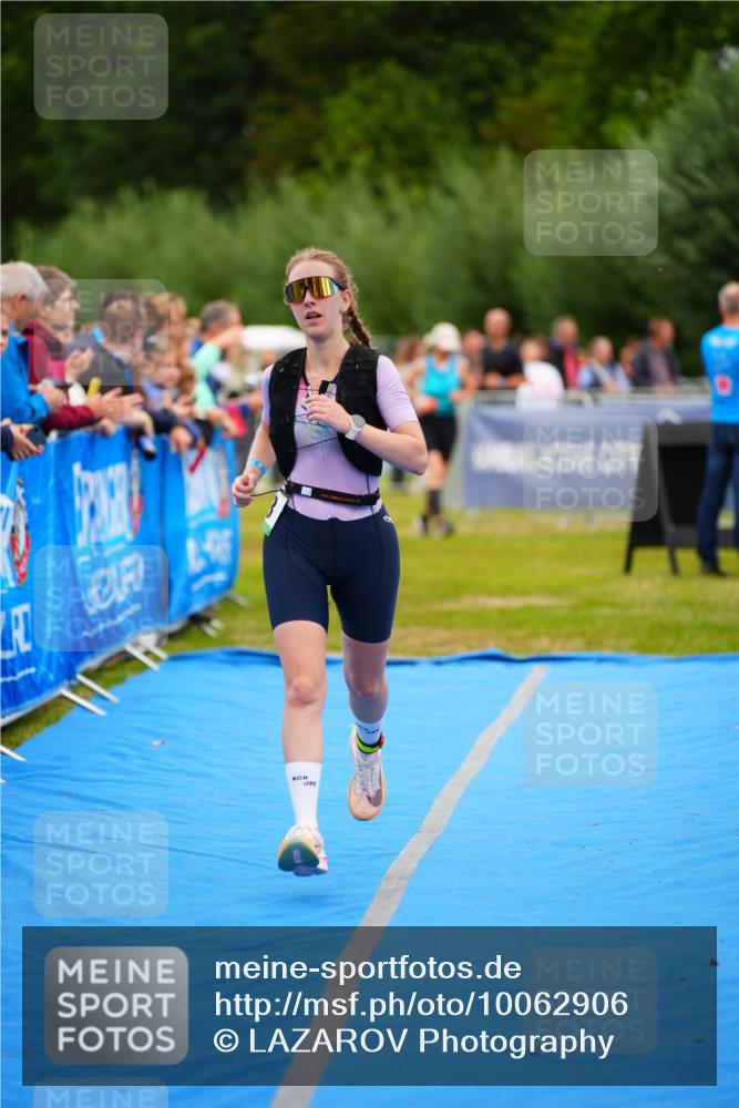 30.08.2026 - Elbe Triathlon Hamburg LAZAROV Photography http://msf.ph/oto/10062906 30.08.2026 11:51:09 Ziel 833, 1293 meine-sportfotos.de