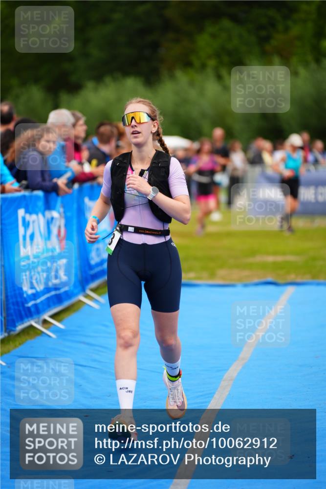 30.08.2026 - Elbe Triathlon Hamburg LAZAROV Photography http://msf.ph/oto/10062912 30.08.2026 11:51:09 Ziel 833, 1293 meine-sportfotos.de