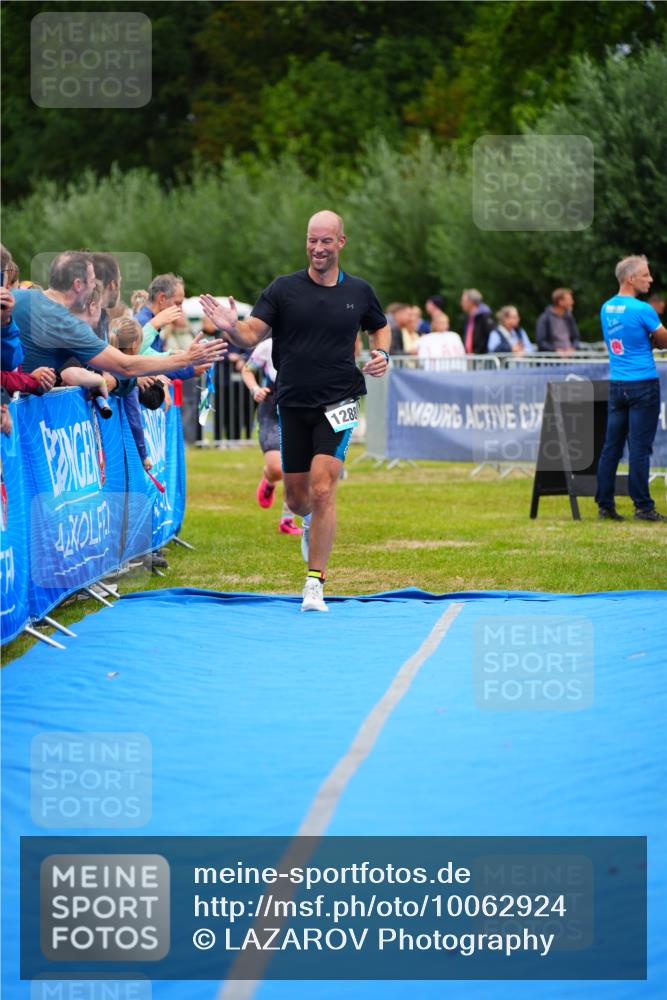 30.08.2026 - Elbe Triathlon Hamburg LAZAROV Photography http://msf.ph/oto/10062924 30.08.2026 11:51:17 Ziel 944, 1288 meine-sportfotos.de